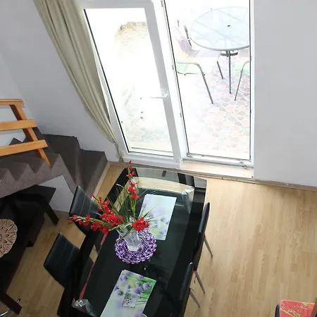 Mihael Apartment *